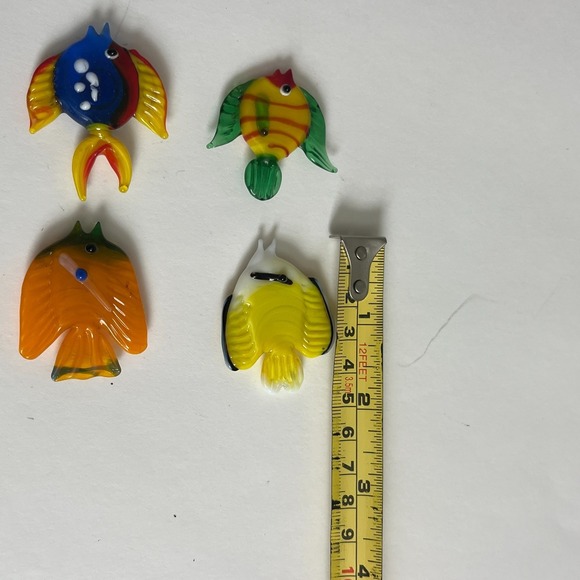 Vintage Set of 5 Blown Glass Tropical Fish Magnets Colorful Art Glass Nautical - Picture 11 of 11